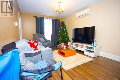 118 Oakland Avenue, Moncton, NB - Indoor Photo Showing Living Room