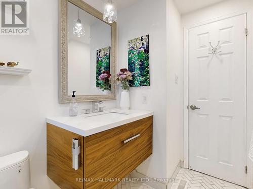 28 Bishop Crescent, Markham, ON - Indoor Photo Showing Bathroom