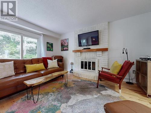 28 Bishop Crescent, Markham (Markham Village), ON - Indoor Photo Showing Living Room With Fireplace