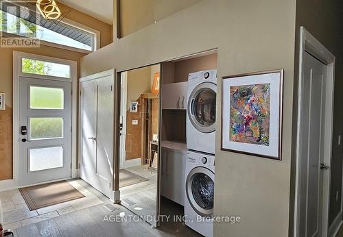 38 Betty Boulevard, Wasaga Beach, ON - Indoor Photo Showing Laundry Room