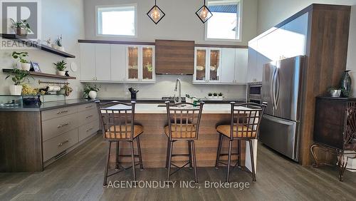 38 Betty Boulevard, Wasaga Beach, ON - Indoor Photo Showing Kitchen