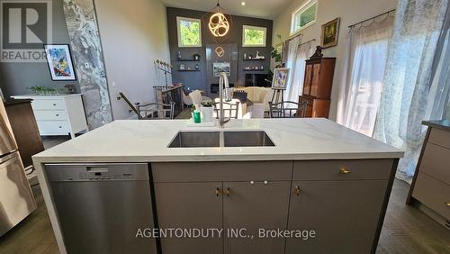 38 Betty Boulevard, Wasaga Beach, ON - Indoor Photo Showing Kitchen With Double Sink