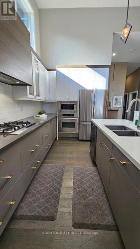 38 Betty Boulevard, Wasaga Beach, ON - Indoor Photo Showing Kitchen With Double Sink