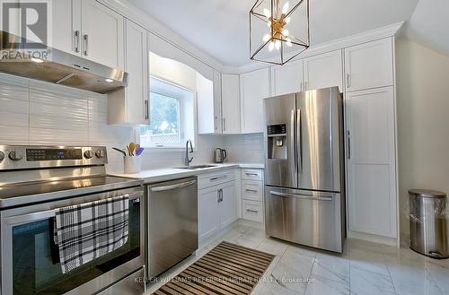 155 Vauxhall Drive, Toronto (Dorset Park), ON - Indoor Photo Showing Kitchen With Upgraded Kitchen