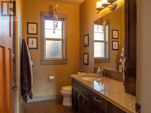 1460 Copper Mountain Court, Vernon, BC - Indoor Photo Showing Bathroom