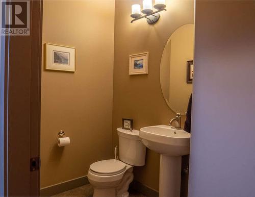 1460 Copper Mountain Court, Vernon, BC - Indoor Photo Showing Bathroom