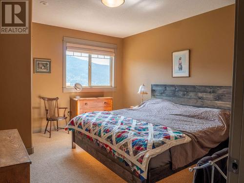 1460 Copper Mountain Court, Vernon, BC - Indoor Photo Showing Bedroom