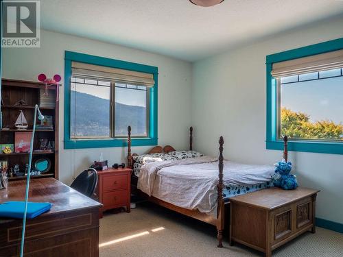 1460 Copper Mountain Court, Vernon, BC - Indoor Photo Showing Bedroom