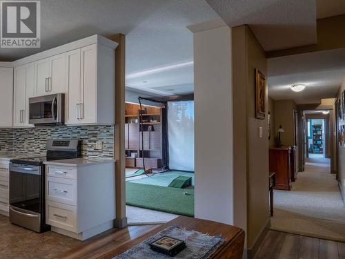 1460 Copper Mountain Court, Vernon, BC - Indoor Photo Showing Kitchen