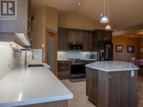 1460 Copper Mountain Court, Vernon, BC - Indoor Photo Showing Kitchen