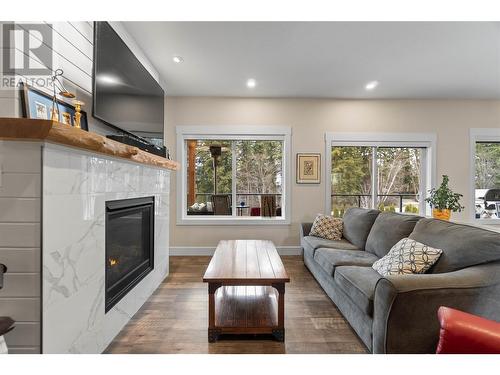 4120 20 Street, Salmon Arm, BC - Indoor Photo Showing Living Room With Fireplace