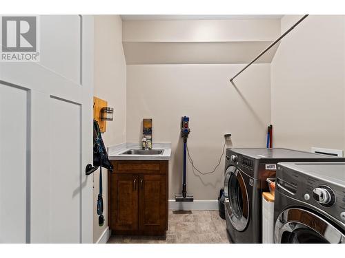 4120 20 Street, Salmon Arm, BC - Indoor Photo Showing Laundry Room