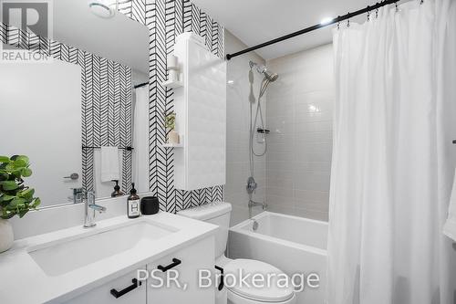 412 - 576 Front Street W, Toronto (Waterfront Communities), ON - Indoor Photo Showing Bathroom