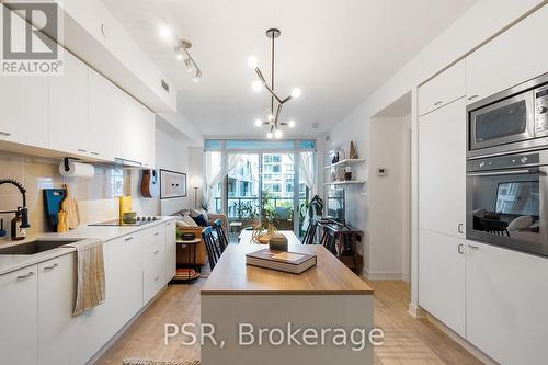 412 - 576 Front Street W, Toronto (Waterfront Communities), ON - Indoor Photo Showing Kitchen