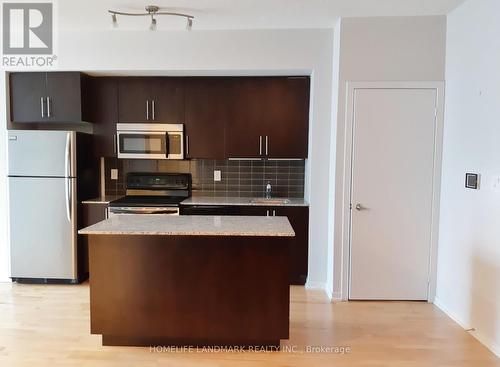 4709 - 65 Bremner Boulevard, Toronto, ON - Indoor Photo Showing Kitchen