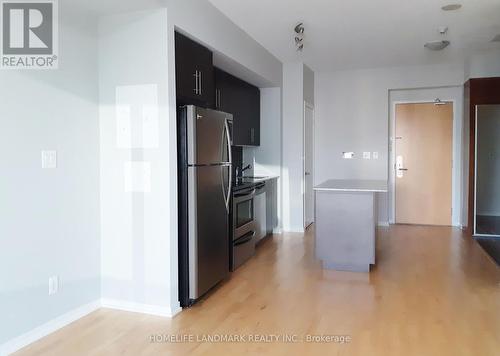 4709 - 65 Bremner Boulevard, Toronto, ON - Indoor Photo Showing Kitchen