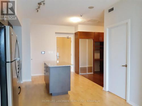 4709 - 65 Bremner Boulevard, Toronto, ON - Indoor Photo Showing Kitchen