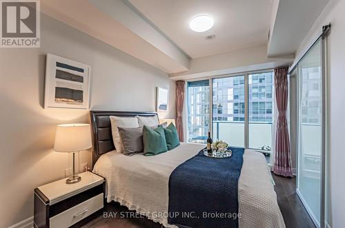 2712 - 8 The Esplanade, Toronto (Waterfront Communities), ON - Indoor Photo Showing Bedroom