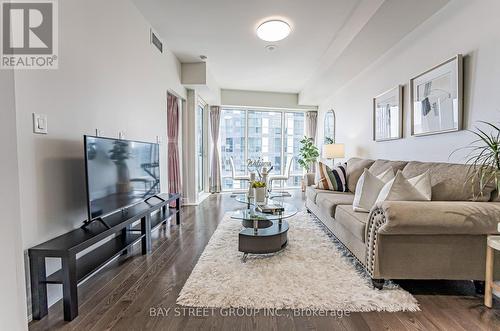 2712 - 8 The Esplanade, Toronto (Waterfront Communities), ON - Indoor Photo Showing Living Room