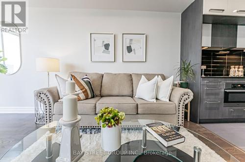 2712 - 8 The Esplanade, Toronto (Waterfront Communities), ON - Indoor Photo Showing Living Room