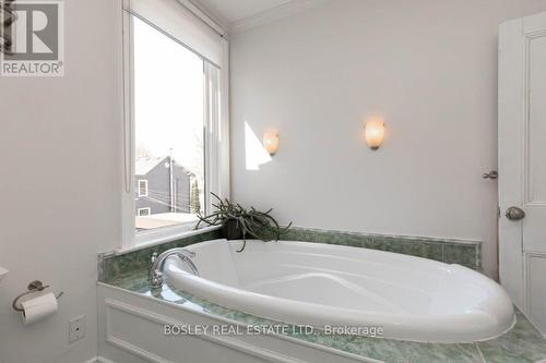 29 Spruce Street, Toronto (Cabbagetown-South St. James Town), ON - Indoor Photo Showing Bathroom