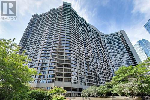 807 - 65 Harbour Square, Toronto (Waterfront Communities), ON - Outdoor With Facade