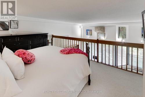 807 - 65 Harbour Square, Toronto (Waterfront Communities), ON - Indoor Photo Showing Bedroom