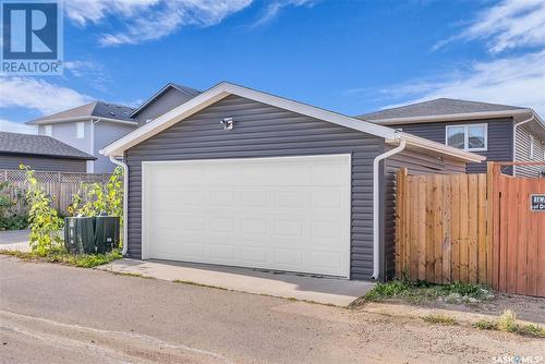 314 Bentley Lane, Saskatoon, SK - Outdoor