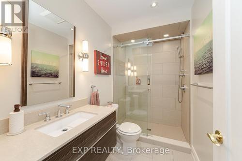 2 - 346 Park Lawn Road, Toronto (Stonegate-Queensway), ON - Indoor Photo Showing Bathroom