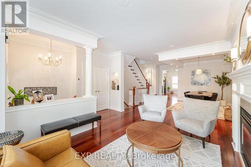 2 - 346 Park Lawn Road, Toronto (Stonegate-Queensway), ON - Indoor Photo Showing Living Room