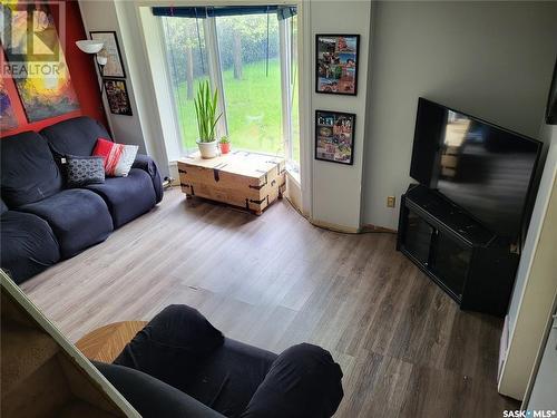 713 Beharrel Street, Oxbow, SK - Indoor Photo Showing Living Room