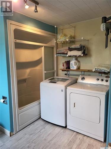 713 Beharrel Street, Oxbow, SK - Indoor Photo Showing Laundry Room