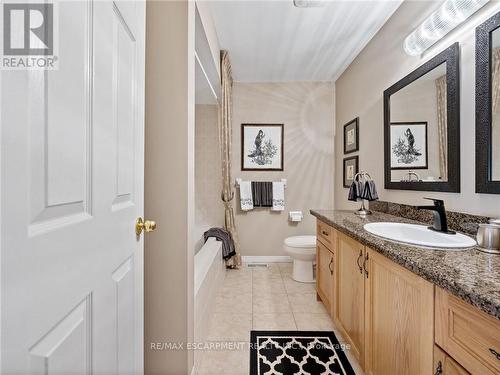 2252 Fairbairn Court, Oakville (West Oak Trails), ON - Indoor Photo Showing Bathroom