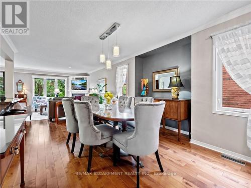 2252 Fairbairn Court, Oakville (West Oak Trails), ON - Indoor Photo Showing Dining Room