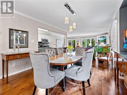 2252 Fairbairn Court, Oakville (West Oak Trails), ON - Indoor Photo Showing Dining Room