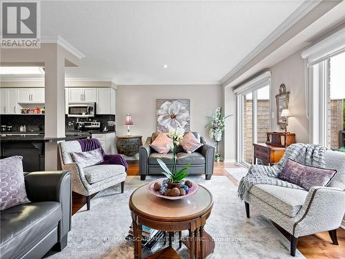 2252 Fairbairn Court, Oakville, ON - Indoor Photo Showing Living Room