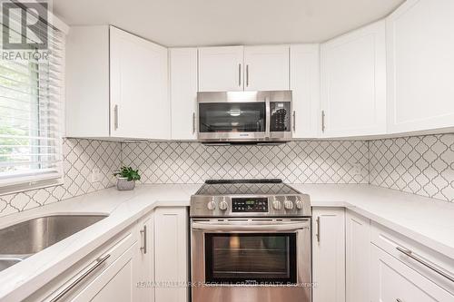 3923 Algonquin Avenue, Innisfil, ON - Indoor Photo Showing Kitchen