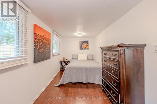 3923 Algonquin Avenue, Innisfil, ON - Indoor Photo Showing Bedroom