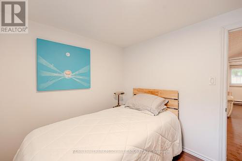 3923 Algonquin Avenue, Innisfil, ON - Indoor Photo Showing Bedroom