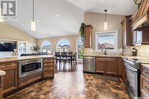 314 Clubhouse Boulevard E, Warman, SK - Indoor Photo Showing Kitchen With Upgraded Kitchen