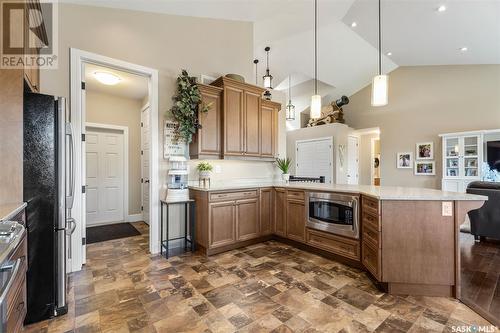 314 Clubhouse Boulevard E, Warman, SK - Indoor Photo Showing Kitchen