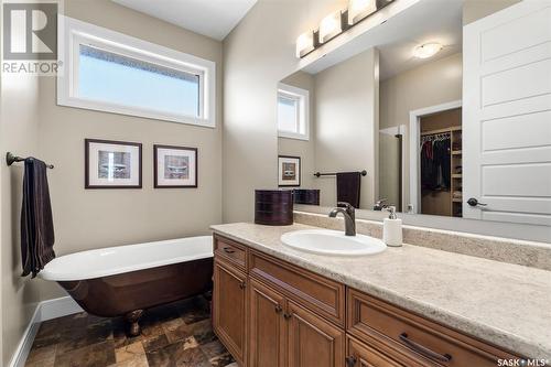 314 Clubhouse Boulevard E, Warman, SK - Indoor Photo Showing Bathroom