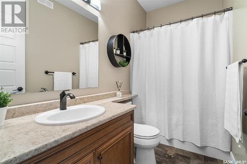 314 Clubhouse Boulevard E, Warman, SK - Indoor Photo Showing Bathroom