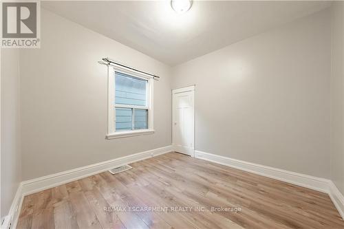 16 Tragina Avenue S, Hamilton, ON - Indoor Photo Showing Other Room