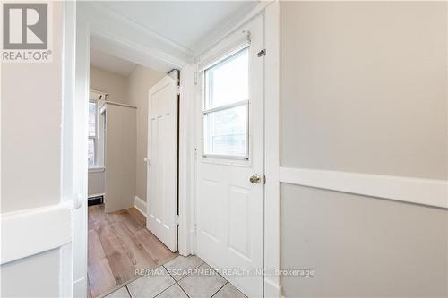 16 Tragina Avenue S, Hamilton, ON - Indoor Photo Showing Other Room