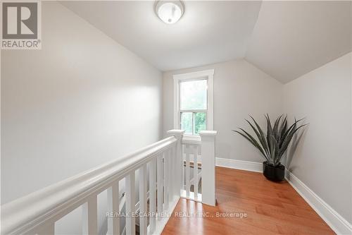 16 Tragina Avenue S, Hamilton, ON - Indoor Photo Showing Other Room