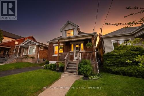 16 Tragina Avenue S, Hamilton, ON - Outdoor With Facade