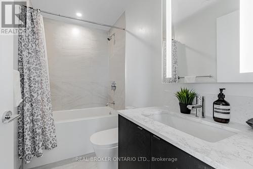 1213 - 270 Dufferin Street, Toronto (South Parkdale), ON - Indoor Photo Showing Bathroom