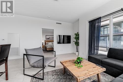 1213 - 270 Dufferin Street, Toronto (South Parkdale), ON - Indoor Photo Showing Living Room