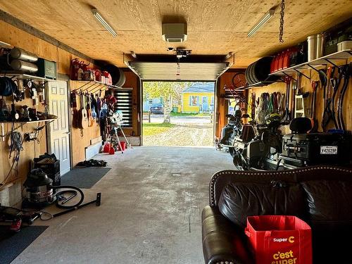 Garage - 1232 Rue Du Canot, Havre-Saint-Pierre, QC - Indoor Photo Showing Garage